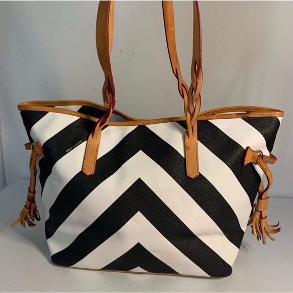 Dooney& Bourke Bailey Bag - Picture 2 of 11